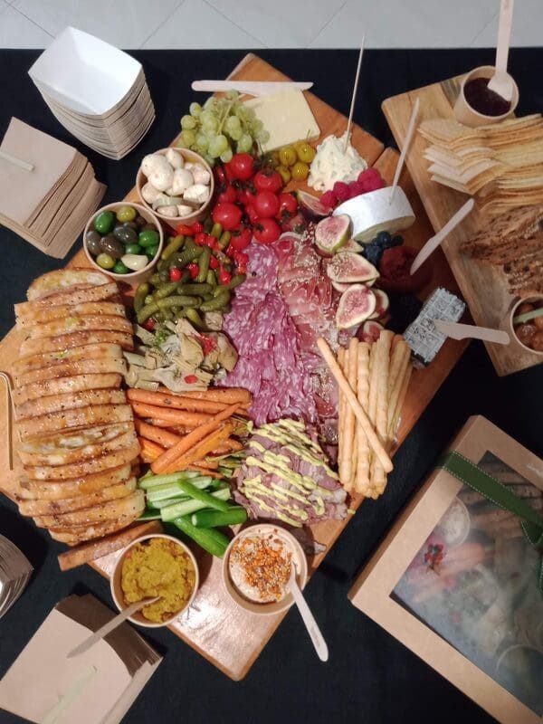 Entertainers Platter - Thistle in the Woods 2022